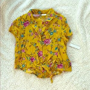 ABOUND Ladies floral the top